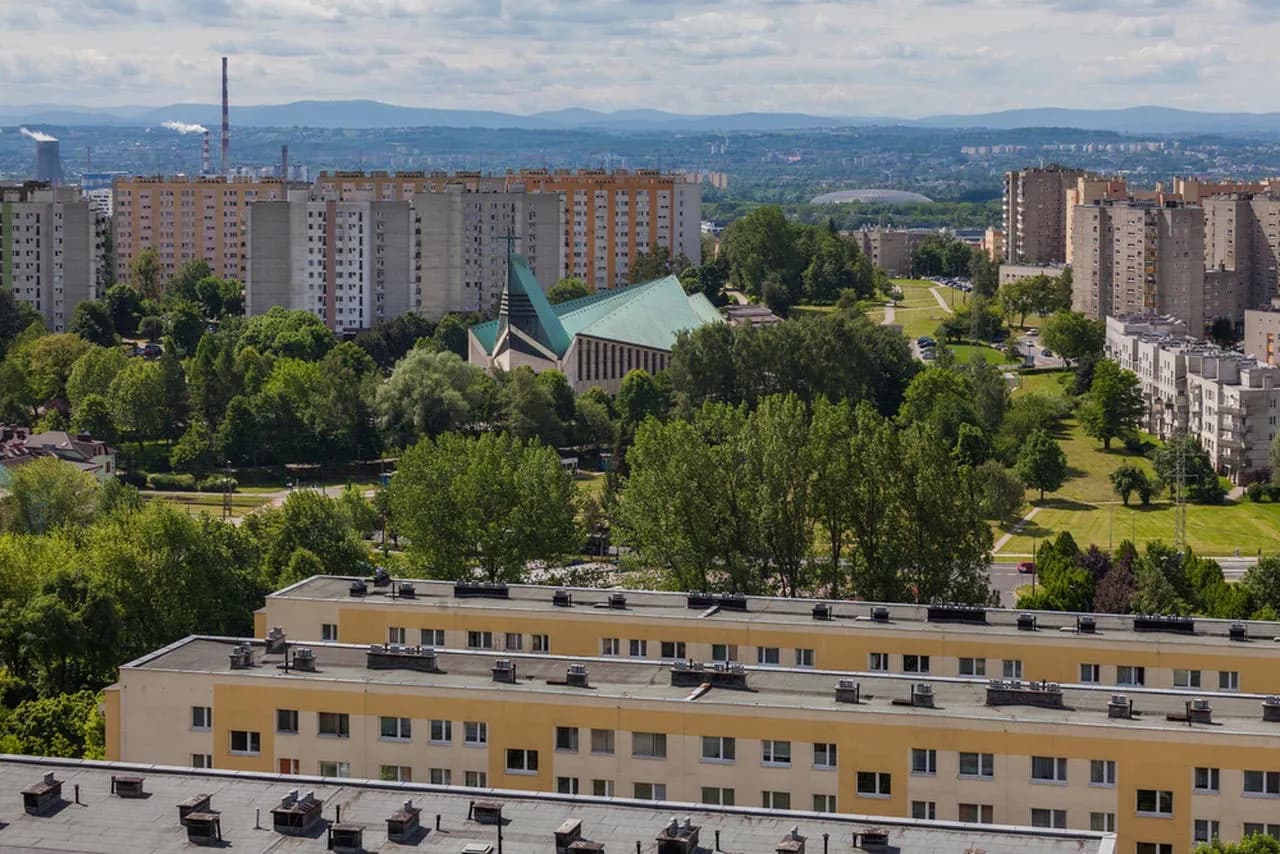 Jak dojechać do osiedla Złotego Wieku w Krakowie - praktyczne porady