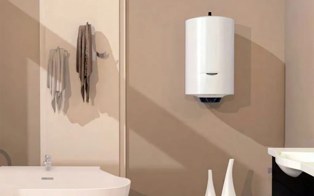 Jaki podgrzewacz wody do mieszkania w bloku - uniknij kosztownych błędów