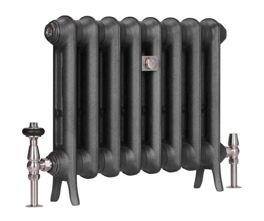 Czy warto wymieniać grzejniki żeliwne w bloku? Sprawdź, co zyskasz