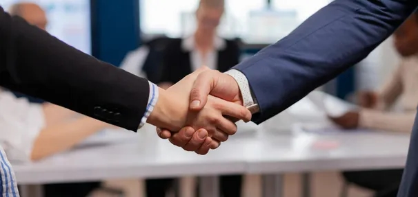 Jak negocjować cenę mieszkania z deweloperem i zaoszczędzić pieniądze