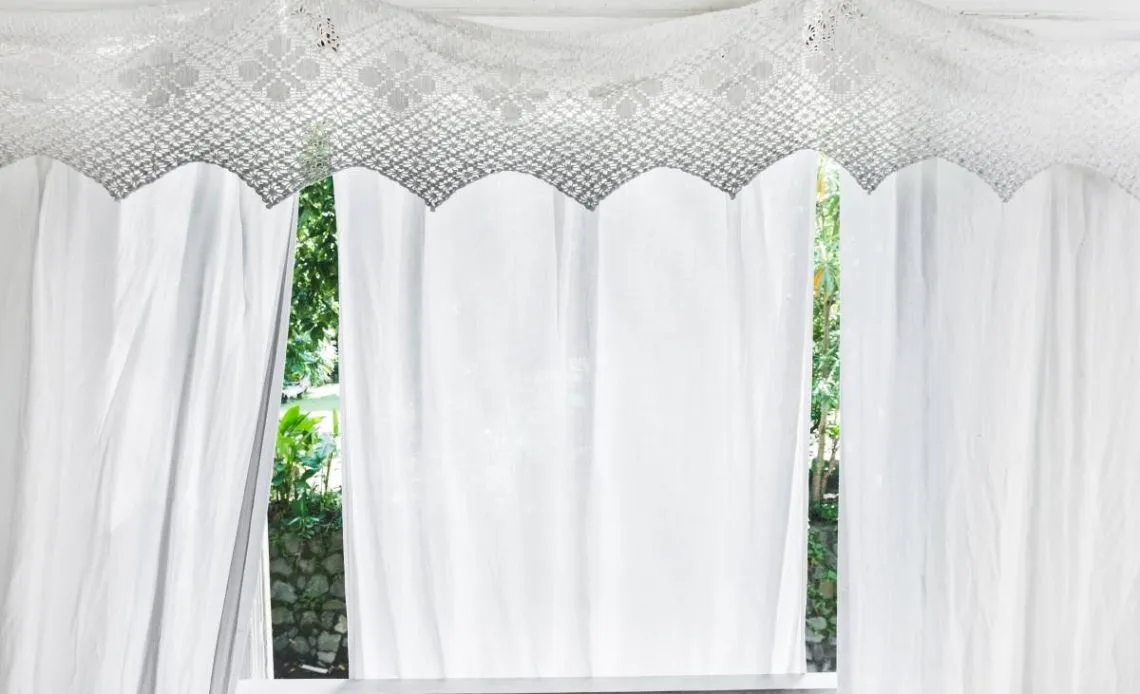 Jak zamontować zasłony na balkonie w bloku bez wiercenia i kłopotów